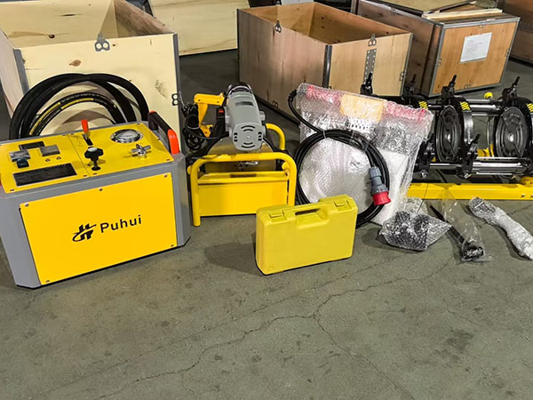 Poly pipe fusion machine