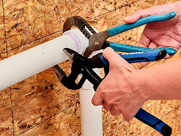 How to remove pvc pipe from fitting